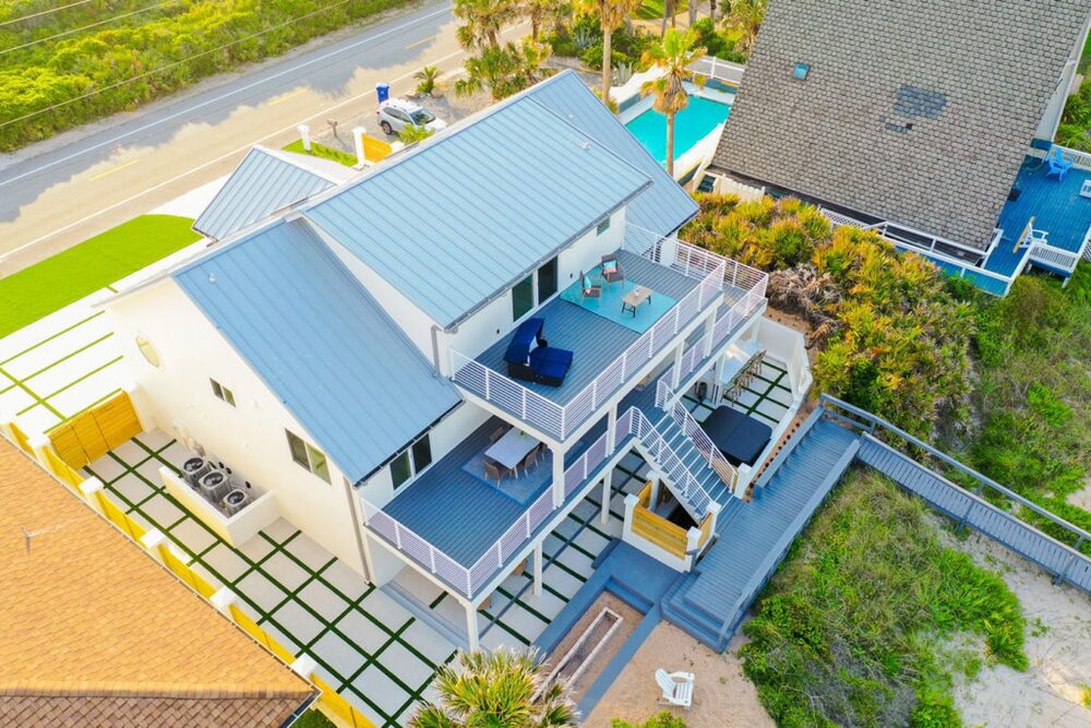 "Seaside Serenity"- Pool Table, Hot Tub, Luxury Main Image