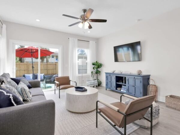 “Luxury Beach Escape”- Grill, Fenced Yard, Patio