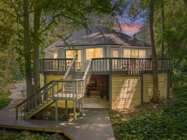 Bluff Haus – Team Joseph Ellen