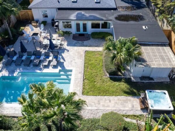 Poolside Palms – Team Joseph Ellen