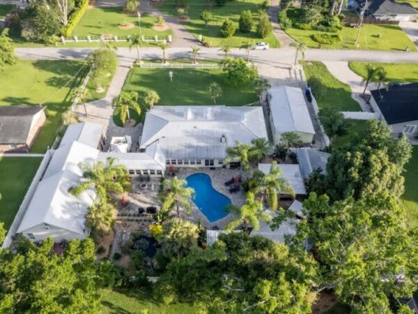 Saint Johns Oasis  – Pool, Hot Tub, Grill